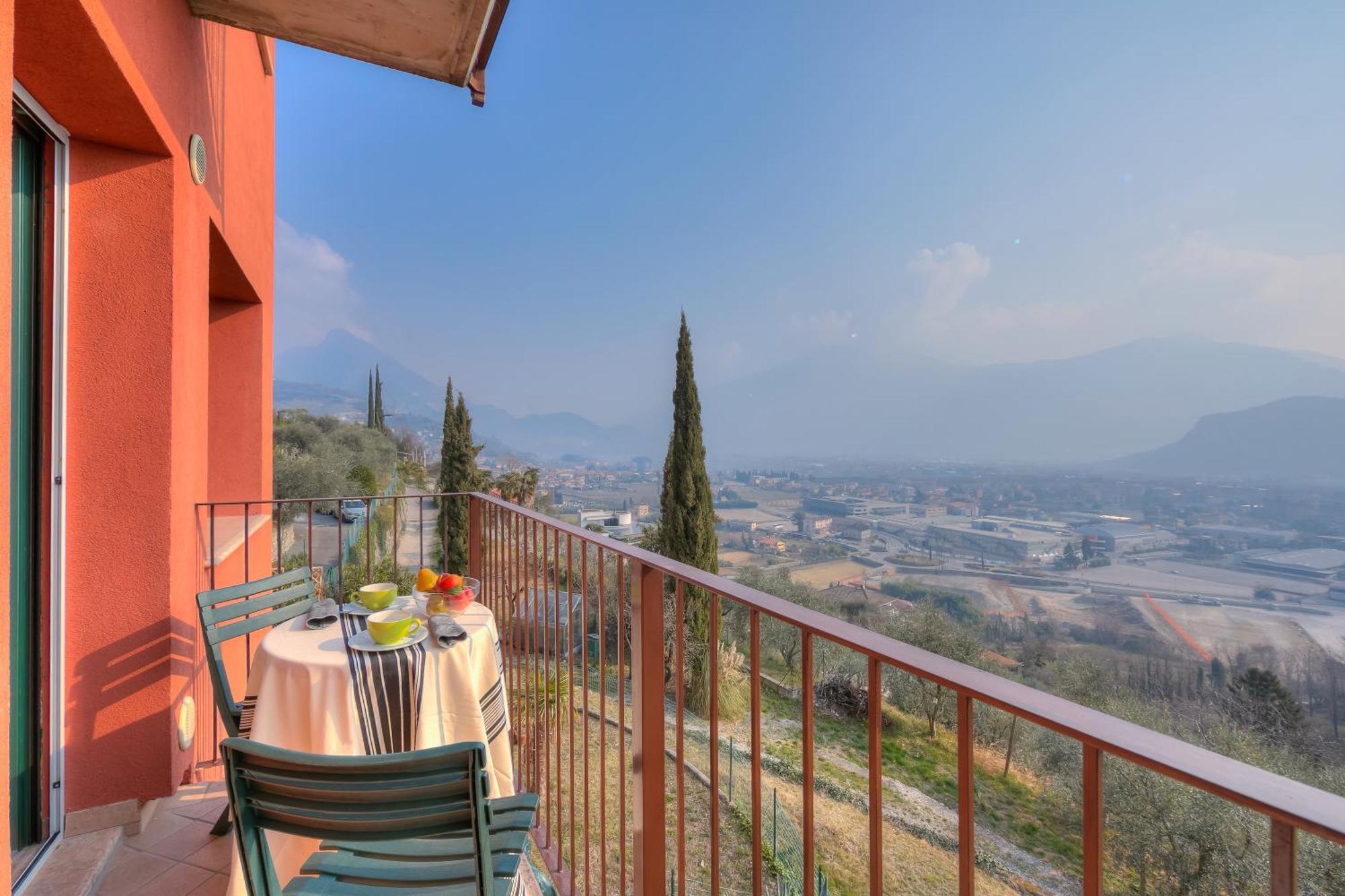Lake View Dom-Us Apartment - Happy Rentals Рива-дель-Гарда Экстерьер фото
