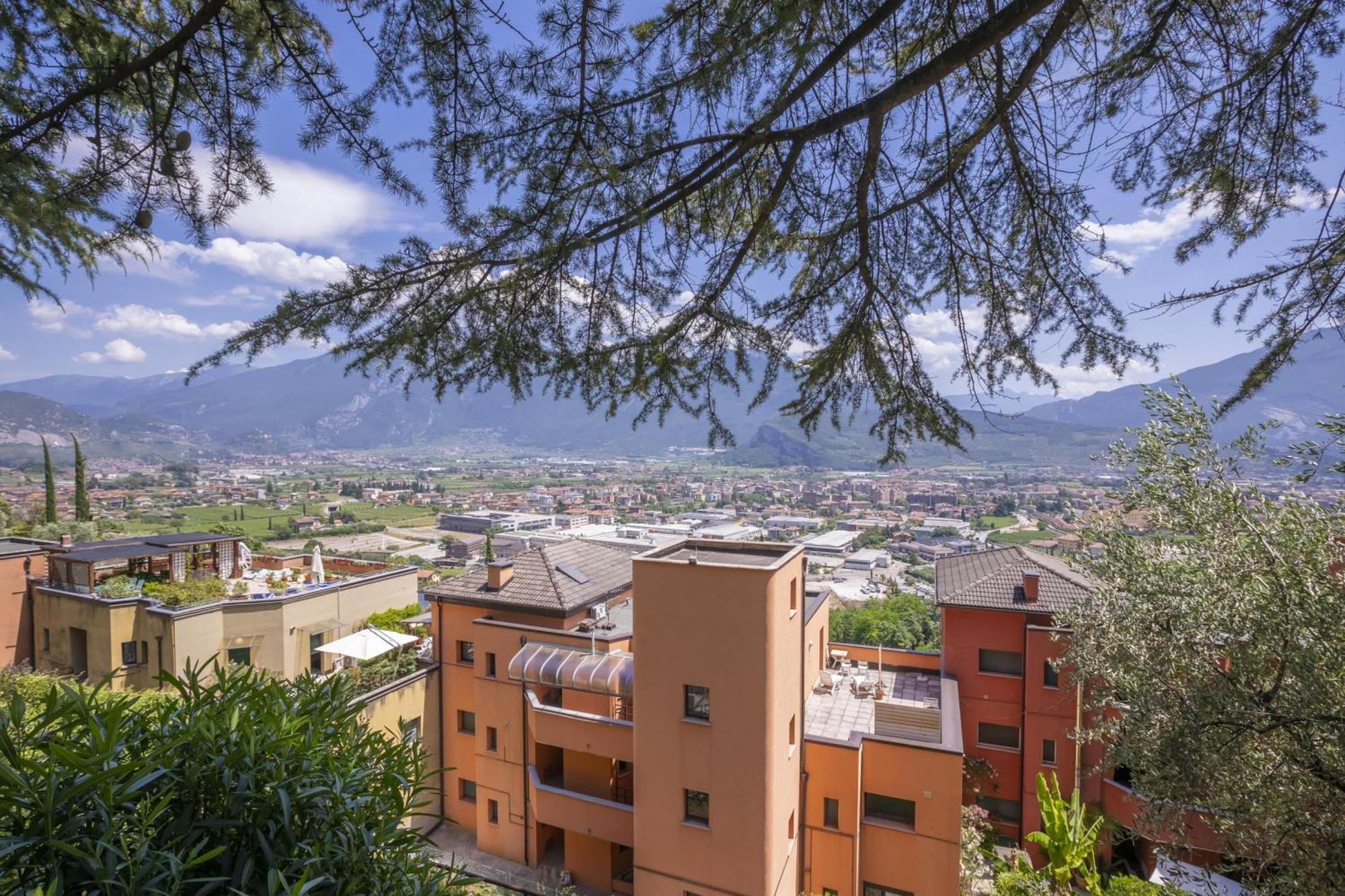 Lake View Dom-Us Apartment - Happy Rentals Рива-дель-Гарда Экстерьер фото